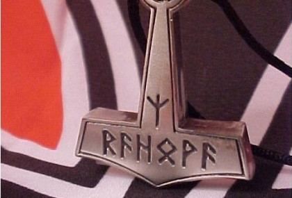 Амулет молот Тора: його значення, походження і спосіб виготовлення