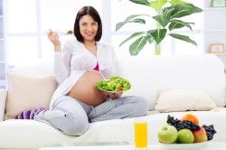 Вживання свіжих фруктів при проносі під час вагітності