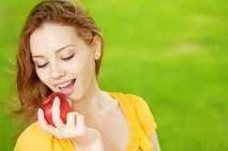 Погано помиті фрукти і ягоди - причина зараження дизентерією