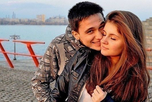 Як дізнатися чи любить тебе хлопець: по листуванню, по жестам, погляду, поведінки, смс і дзвінків ворожіння