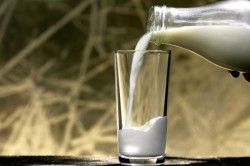 Молоко для запивання касторової олії