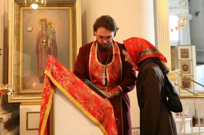 Які молитви читати перед сповіддю і причастям - Православні ікони і молитви