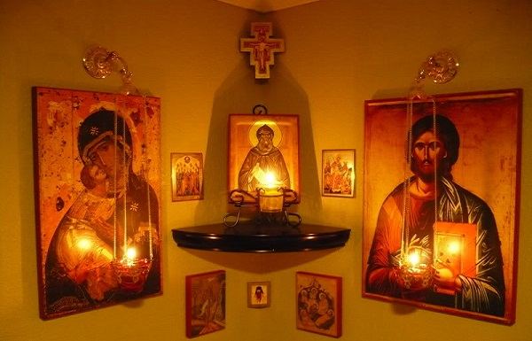 Який іконі молитися для сімейного благополуччя, щастя і любові в сім'ї?