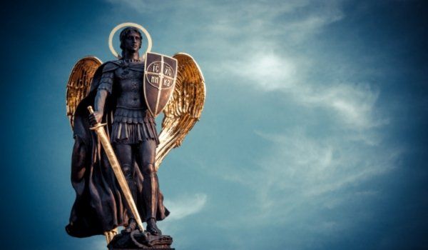 Молитва архангелу Михаїлу - дуже сильний захист: на кожен день