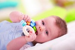 Брудні іграшки - одна з причин проносу у дитини
