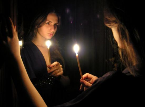 Сучасні святочні ворожіння на нареченого і на майбутнє будинку