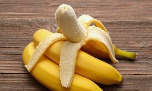 Дуже добре при діареї допомагають банани, їх можна їсти по 4-5 штук в день