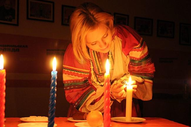 Ворожіння на Святки 2019: на любов, заміжжя, гроші долю і сон