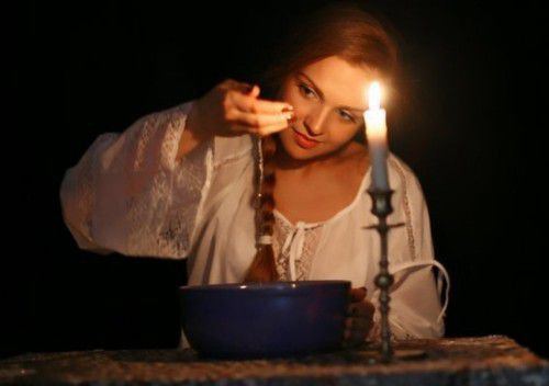 Змови від коліків в животі для новонародженого немовляти